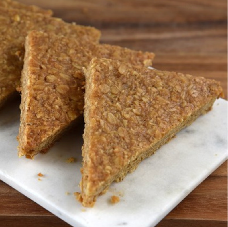 317781 SAV. Handmade Cake Company All Butter Flapjack Traybake x12