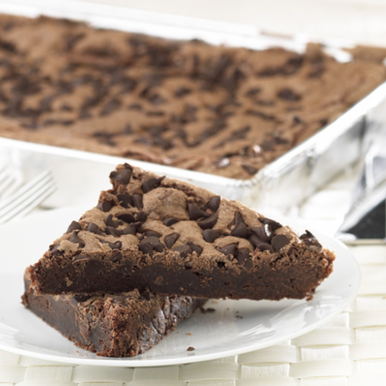 387425 SAV. Handmade Cake Company Boston Brownie Tray Bake (Pre-Sliced) x12