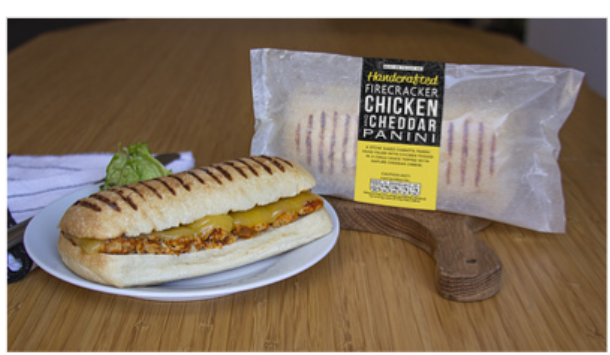 312304 SAV. Invisible Chef Firecracker Chicken and Cheddar Panini 12 x 162G