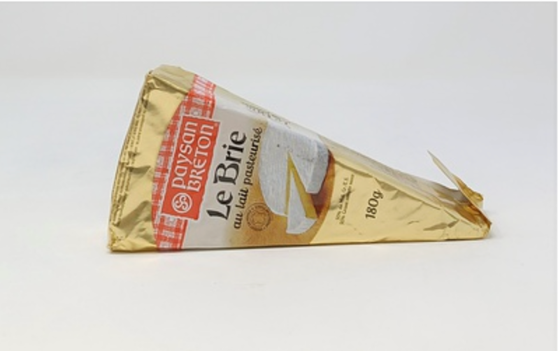276789 SAV. Paysan Breton Brie Wedges 180g