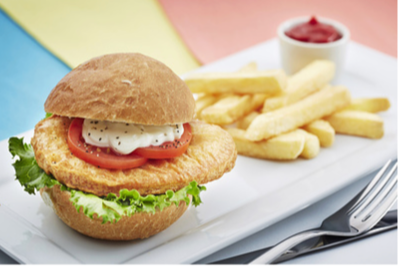 312256 SAV. Country Range Battered Chicken Breast Steak (85 g) 1kg