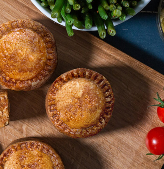 383067 SAV. Central Foods Buffet Pork Pie 6 x 4PTN