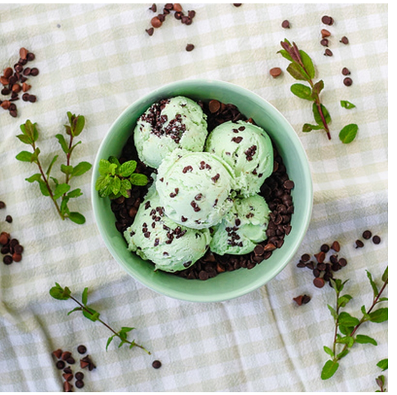 363148 SAV. Frozen Marshfield Farm Mint Choc Chip Ice Cream 125ml (12 Pack)