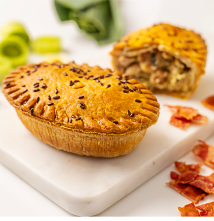 366310 SAV. Frozen Coopers Gourmet Foods Chicken, Ham and Leek Oval Pie 200g (15 Pack)
