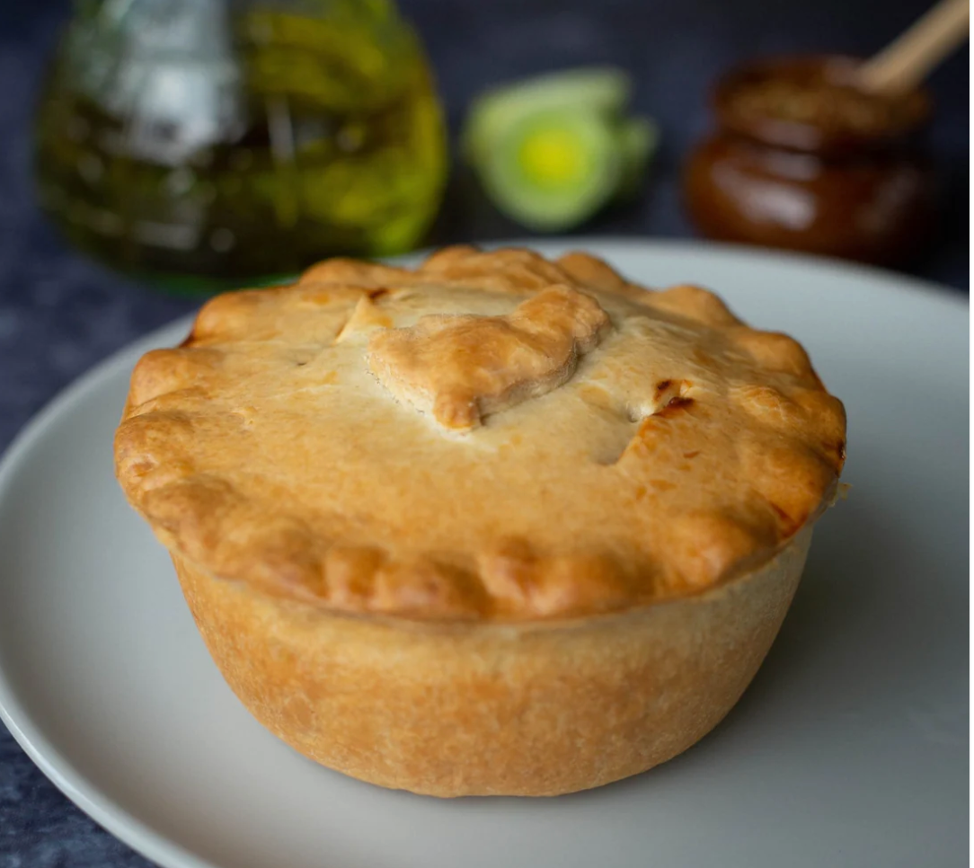 Mud. Chicken Ham & Leek Pie Large 580g