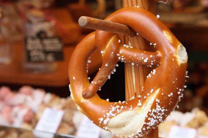 Elite. Giant Pretzel 17cm - 16x150g
