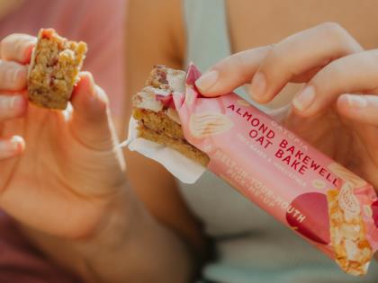 Elite. Oatopia Almond Bakewell Oat Flapjack 15x60g