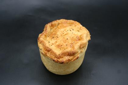 Elite. Beef Red Wine & Horseradish Tap Room Pies 9 x 310G