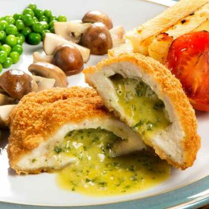 Elite. Golden Valley Frozen Chicken Kievs 12 x 170g