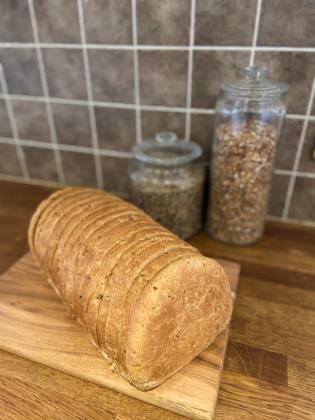 Elite. Jacksons Thick Sliced Malted Bloomer Loaf 14+2 6x900g FROZEN