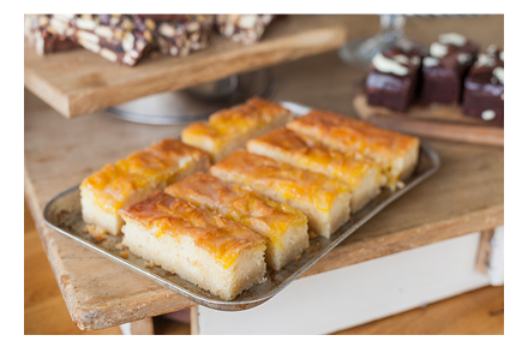 319162 SAV. Cakesmiths Lemon Drizzle Tray Cake 18PTN