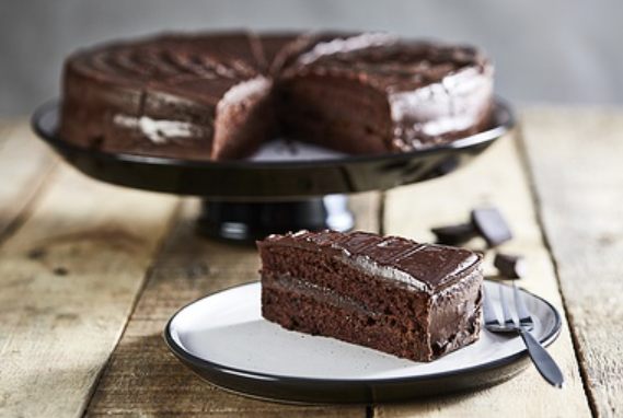 316612 SAV. Catering Essentials Chocolate Fudge Cake 1 x 16PTN