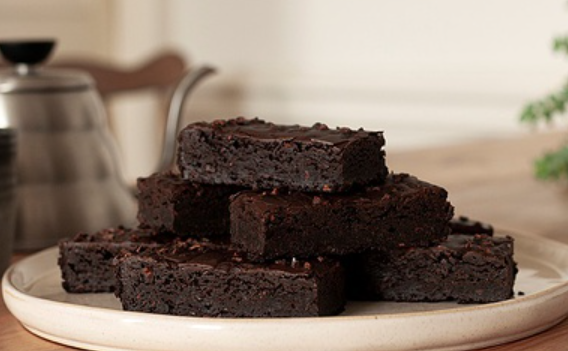 319006 SAV. Cakesmiths Super Dark Brownie Vegan 14PTN