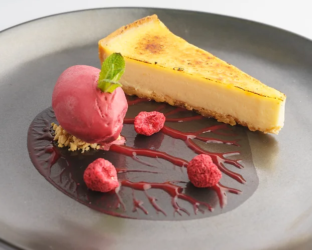 TA23/05. Classic glazed lemon tart