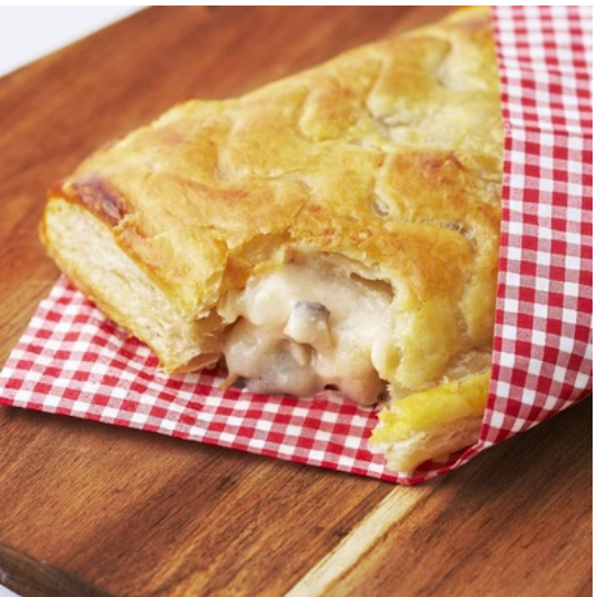 383052 SAV. Frozen Country Range Unbaked Chicken and Mushroom Pie 145g (36 Pack)