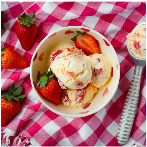 363234 SAV. Frozen Marshfield Farm Strawberries in Clotted Cream 125ml (12 Pack)