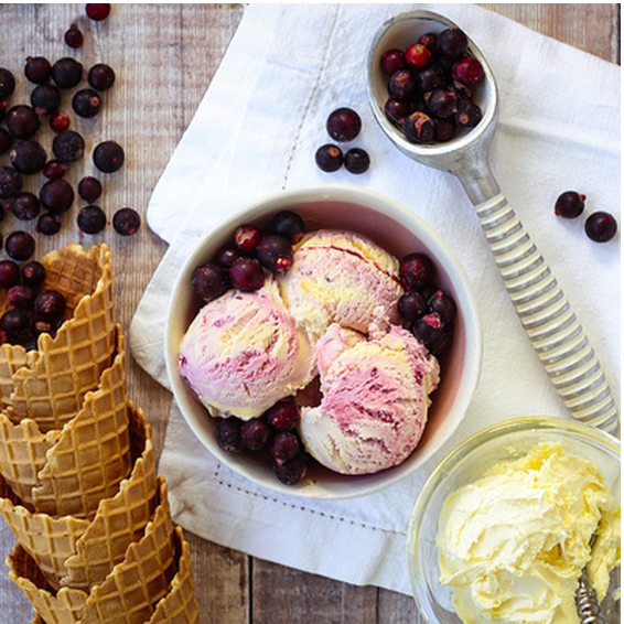 379048 SAV. Frozen Marshfield Farm Blackcurrants in Clotted Cream 4.5ltr