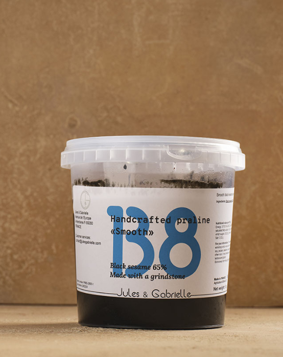 Smooth Black Sesame Praliné 65% 1kg)