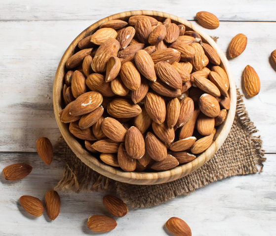 Whole almond from Provence skin on 1kg