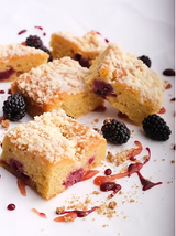 CNF25/04. Plant-based lemon & blackberry crumble cake  x18