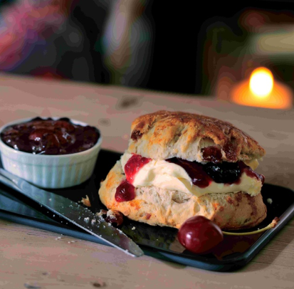 SAV. Frozen Handmade Cake Company Large Cherry Bakewell Scone 130g (24 Pack)