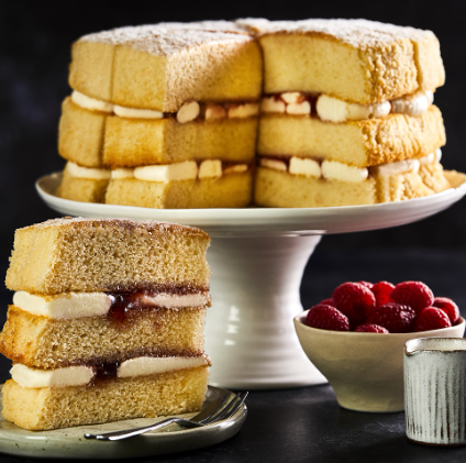 SAV. Frozen Signature by Country Range Victoria Sponge Cake 16ptn