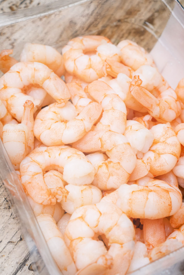 STICK. Large Cooked & Peeled Cocktail Prawns – 2Kg