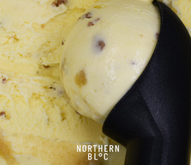 Elite. Northern Bloc Bramley Apple Crumble and Custard Dairy Ice Cream - 5ltr