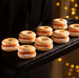 333734 SAV. Frozen Frank Dale Smoked Salmon and Cream Cheese Mini Bagels Thaw and Serve 22g (45 Pack)