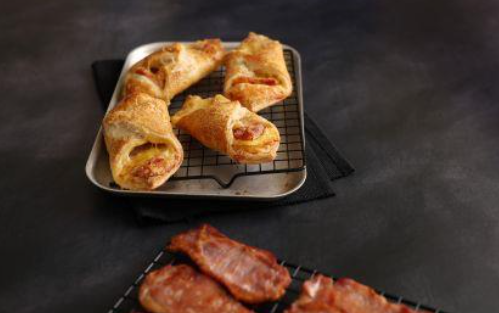 Elite. Caterfood Select Cheese & Bacon Turnover Fz 40x127g