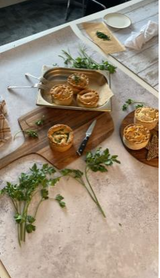 Elite. Derbyshire Pie & Co Saag Aloo Pie - Frozen  12x300g