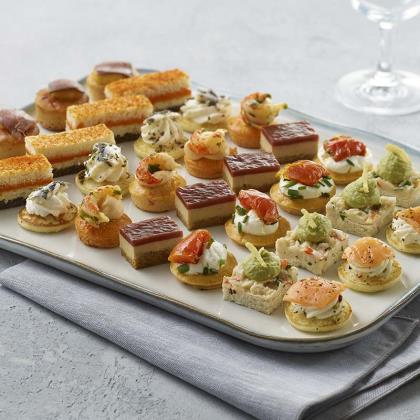 Elite. Traiteur De Paris Tradiotional Canape  1x54