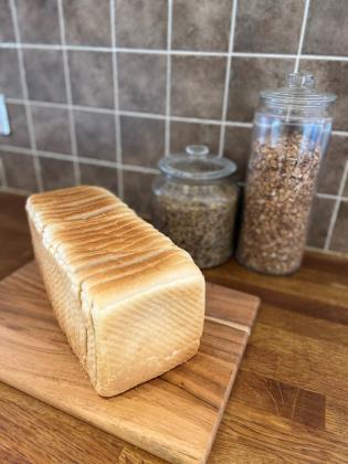 Elite. Jacksons Bakery White Medium Sandwich Loaf  18+2   10x800g  Frozen