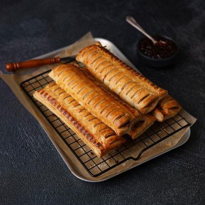 Elite. Caterfood 8 inch Sausage Roll (unbaked) 40 x 174g