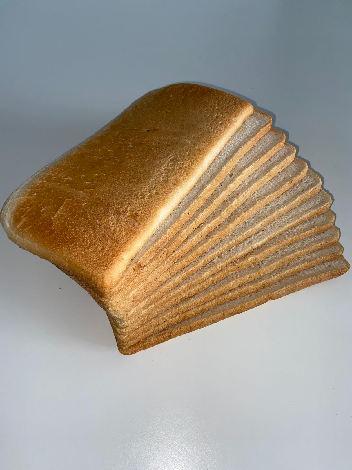 224  Mill. White Lateral Sliced 800g loaf each