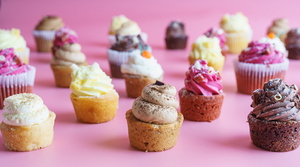 AFT23/05 Mini cupcake selection x42