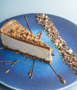 CC21/07. Baked Lotus Biscoff cheesecake. x24