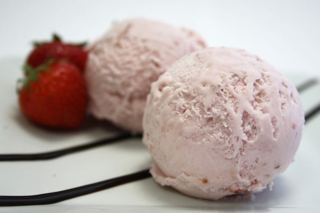 ICE21/04. Strawberry ice cream. 4ltr