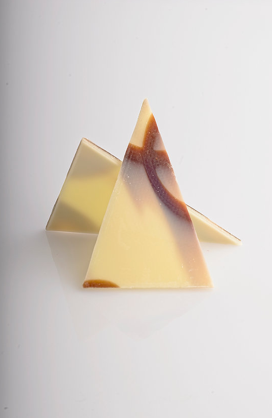 DEC21/02. Plain / white chocolate diablo triangle  case size; 290